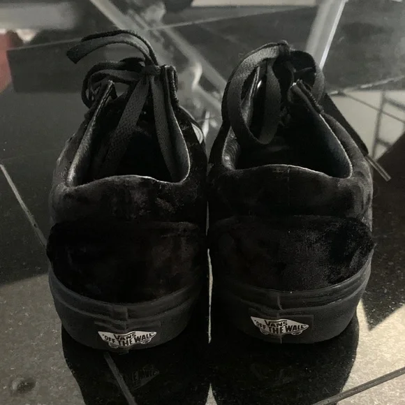 Vans Old Skool Velvet Men’s Black Sneakers - Picture 4 of 8
